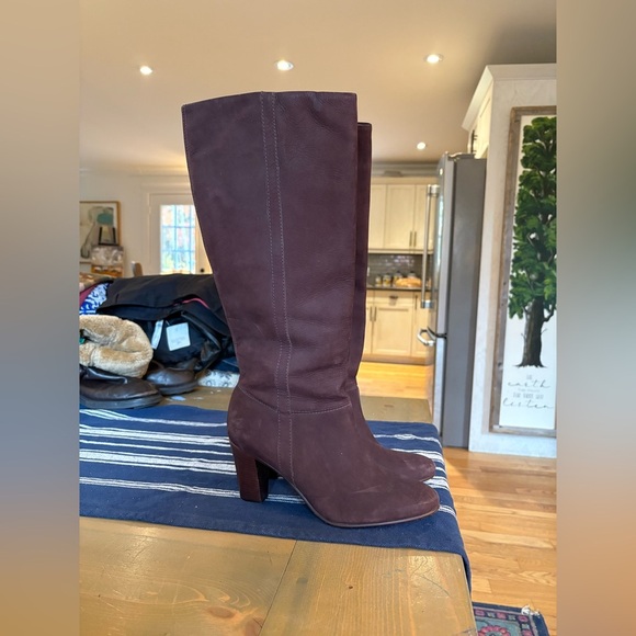 LL Bean Women’s Heeled Suede Boots Size 10 - Picture 4 of 6